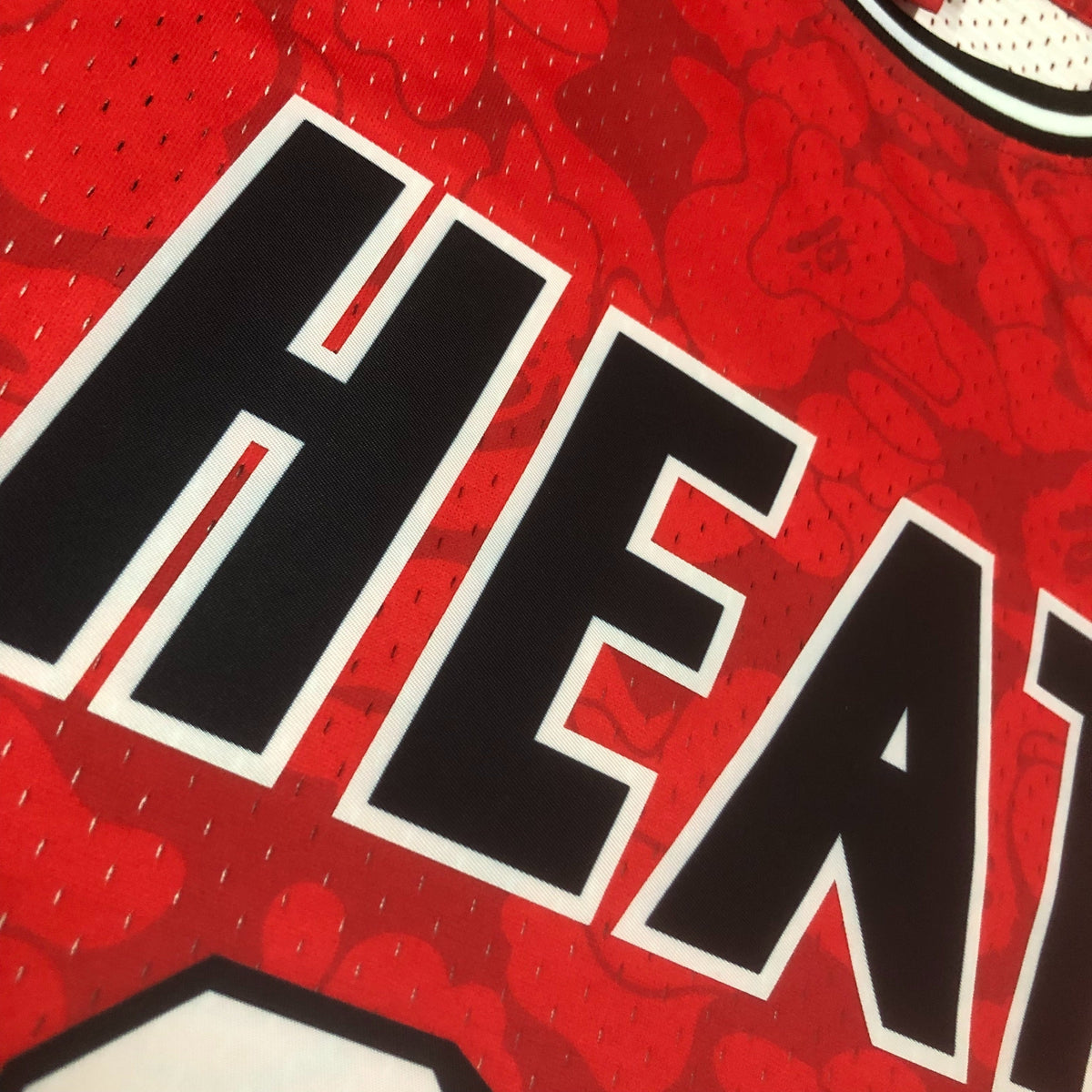 Regata Swingman BAPE X Miami Heat Mitchell & Ness Hardwood Classics 1993