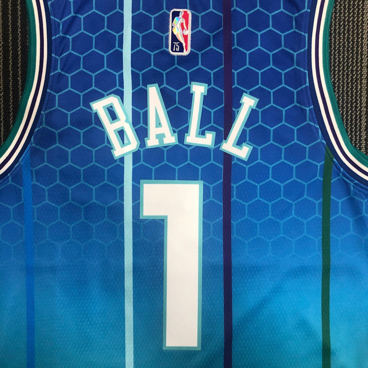 Regata Charlotte Hornets City Edition Diamante 75th