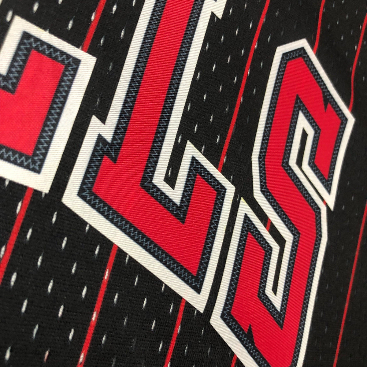 Regata Swingman Chicago Bulls Mitchell & Ness Hardwood Classics 1995/96 Preta/Vermelha