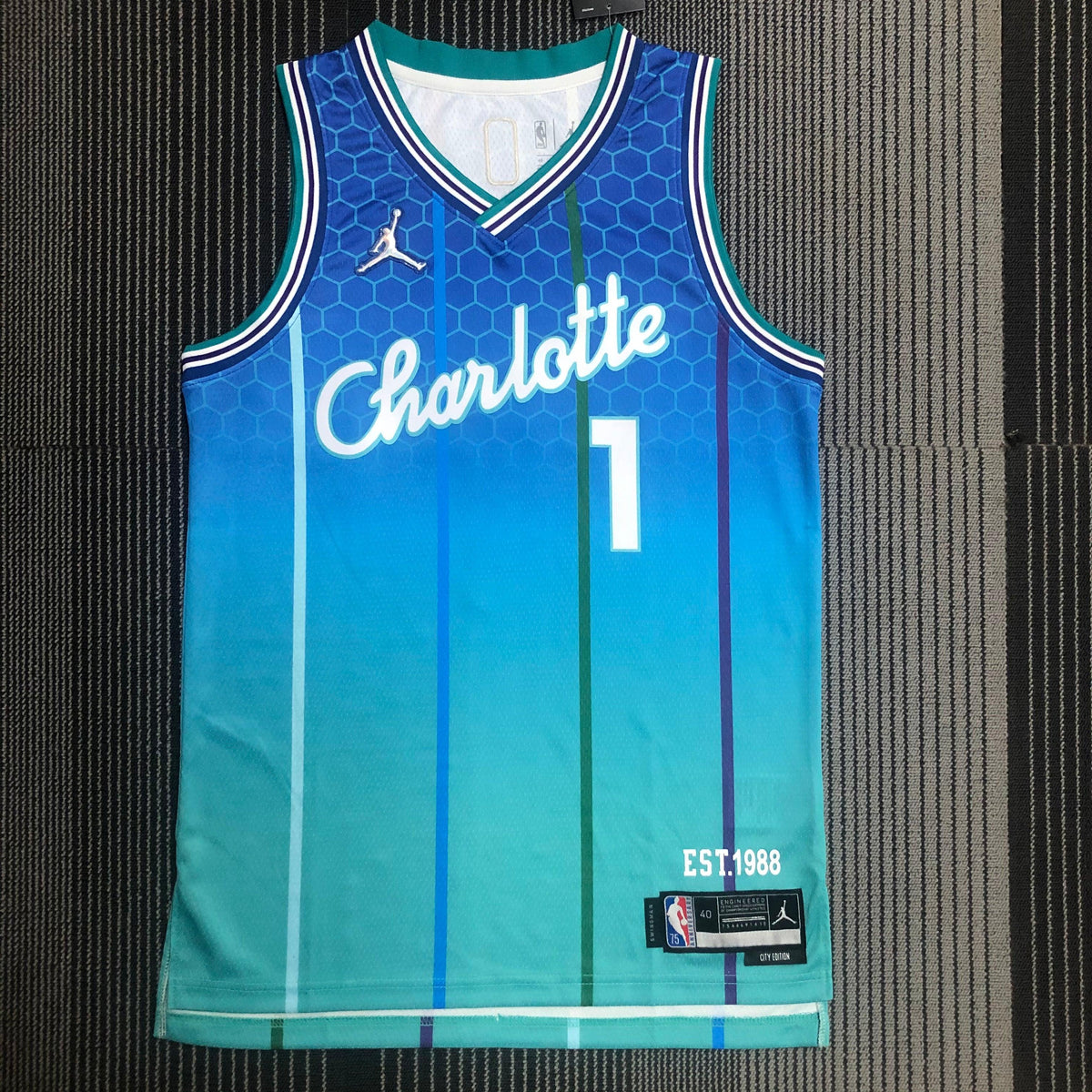 Regata Charlotte Hornets City Edition Diamante 75th