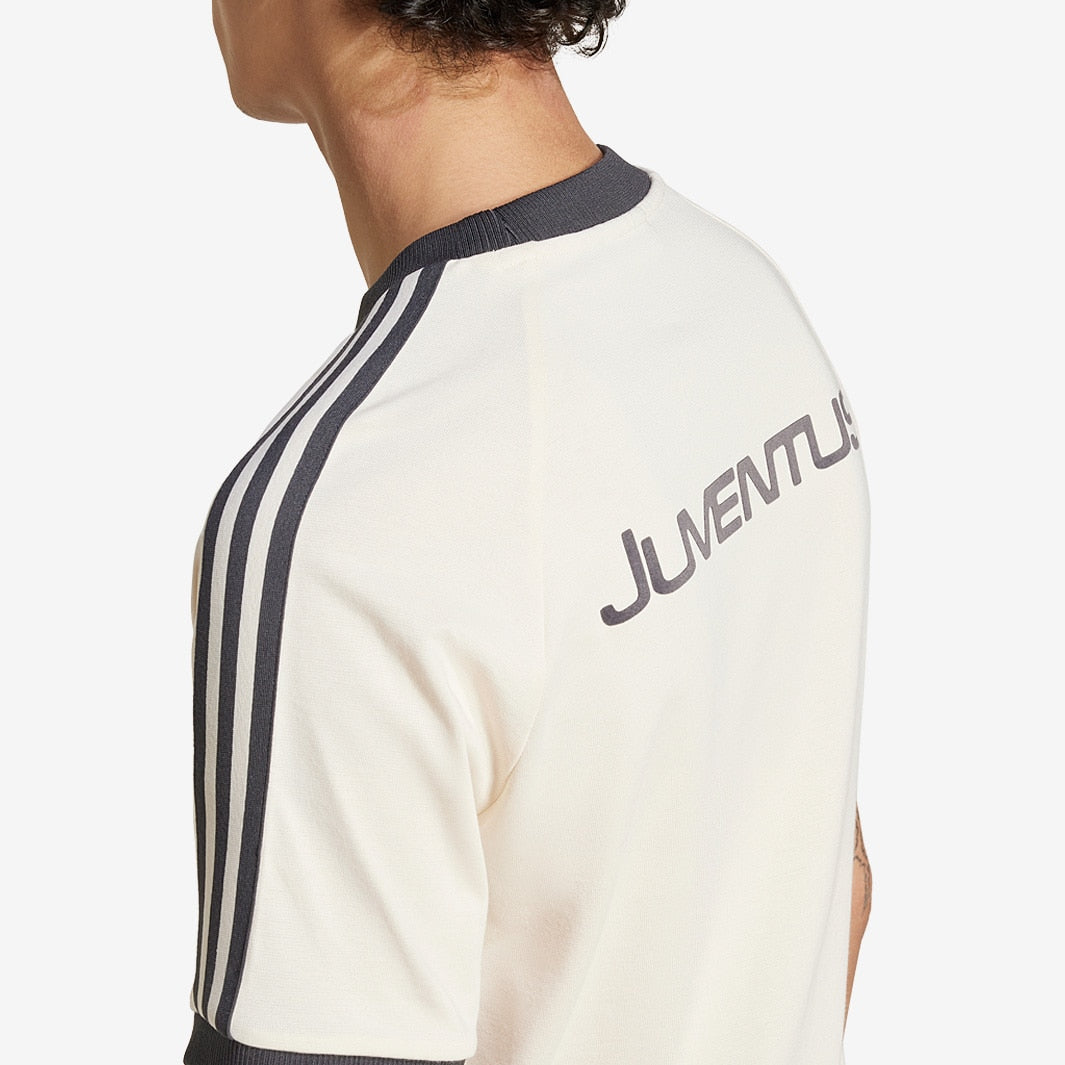 Camisa Casual adidas Juventus FC 3 Stripes